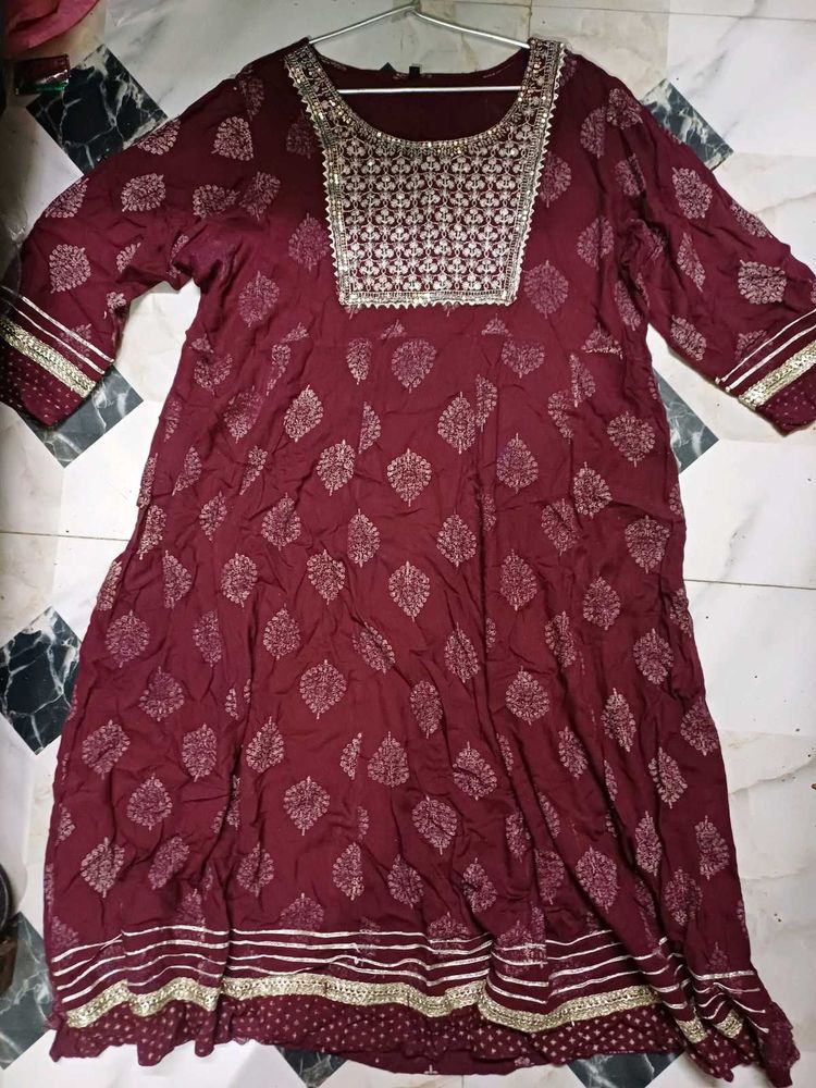 Maroon Printed Kurta with Gold Embellishment
