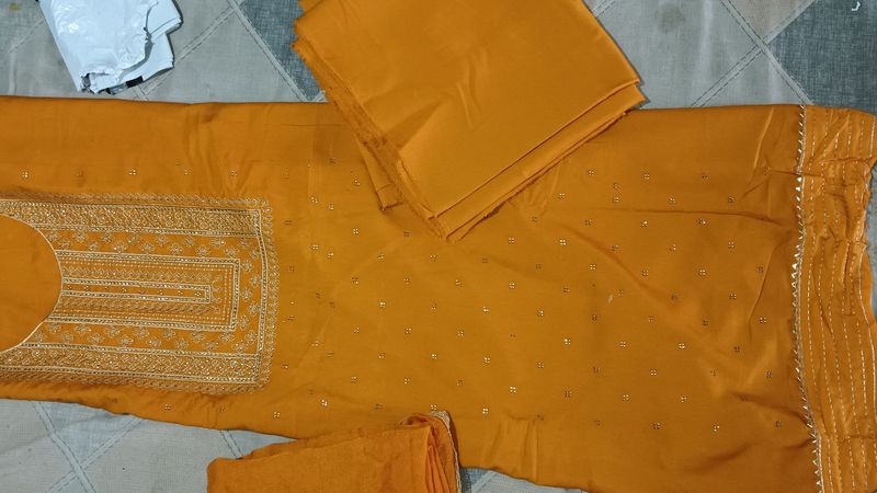 Beautiful Girlish Neck Embroidery Punjabi Suit