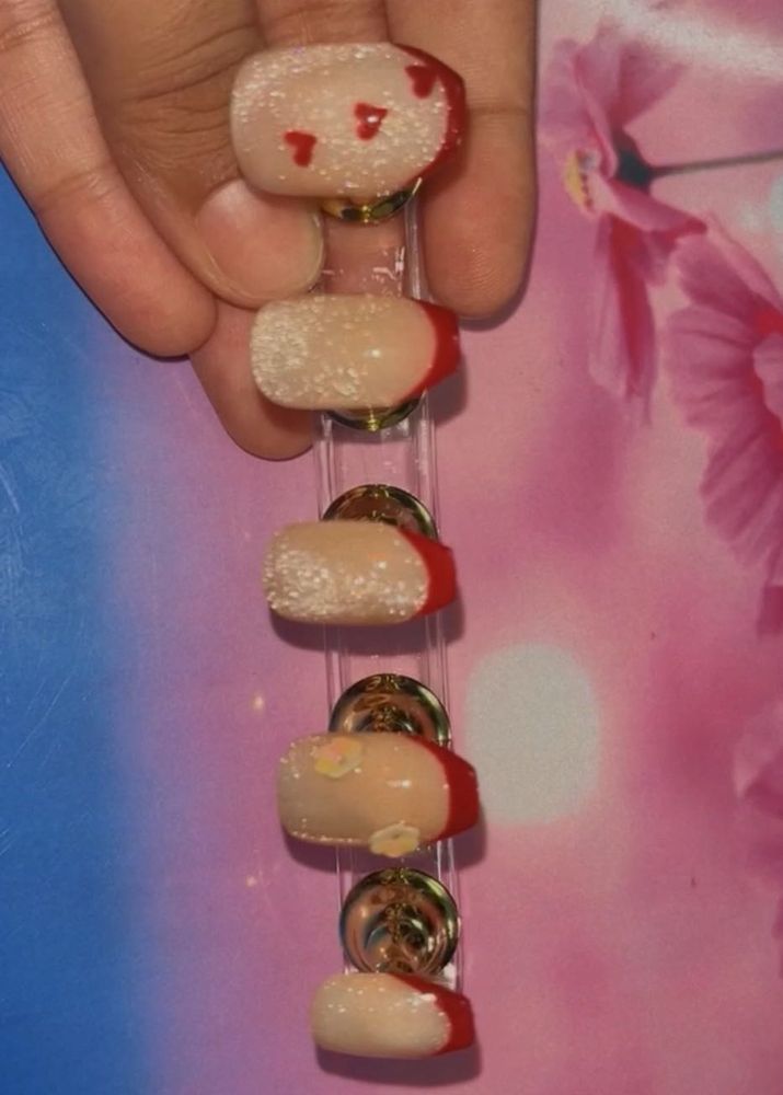 Cute Red Heart Press-On Nails 5 tips only