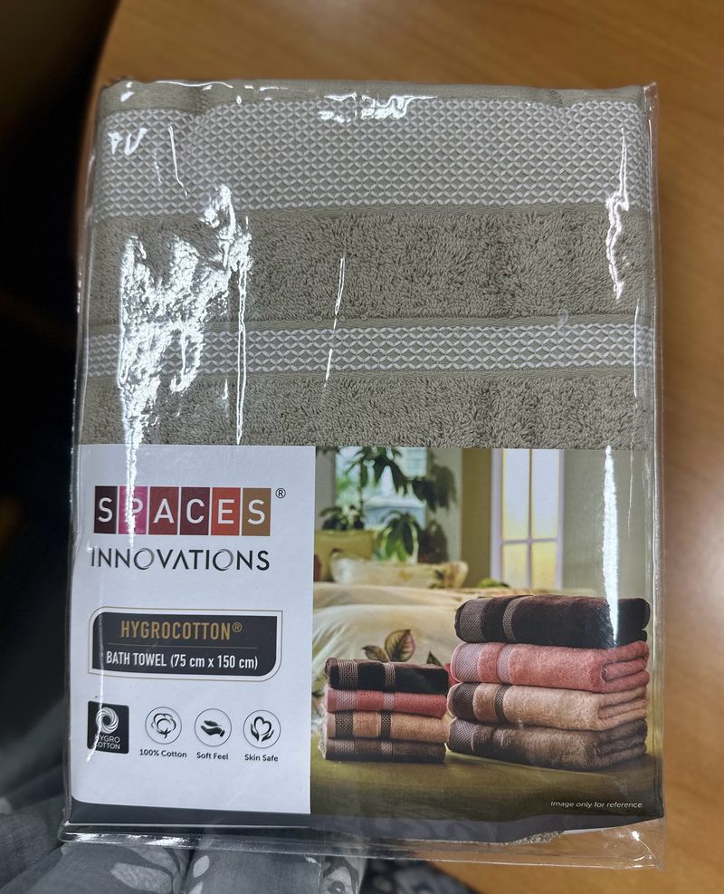 SPACES Bath Towel