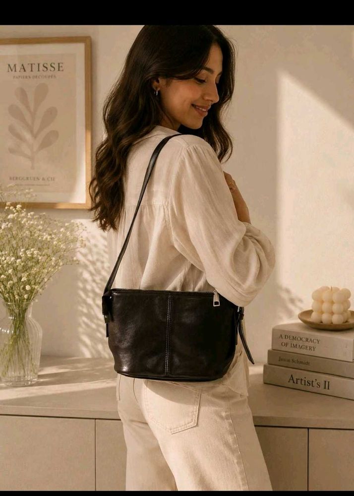 Chic Black Leather Shoulder Bag
