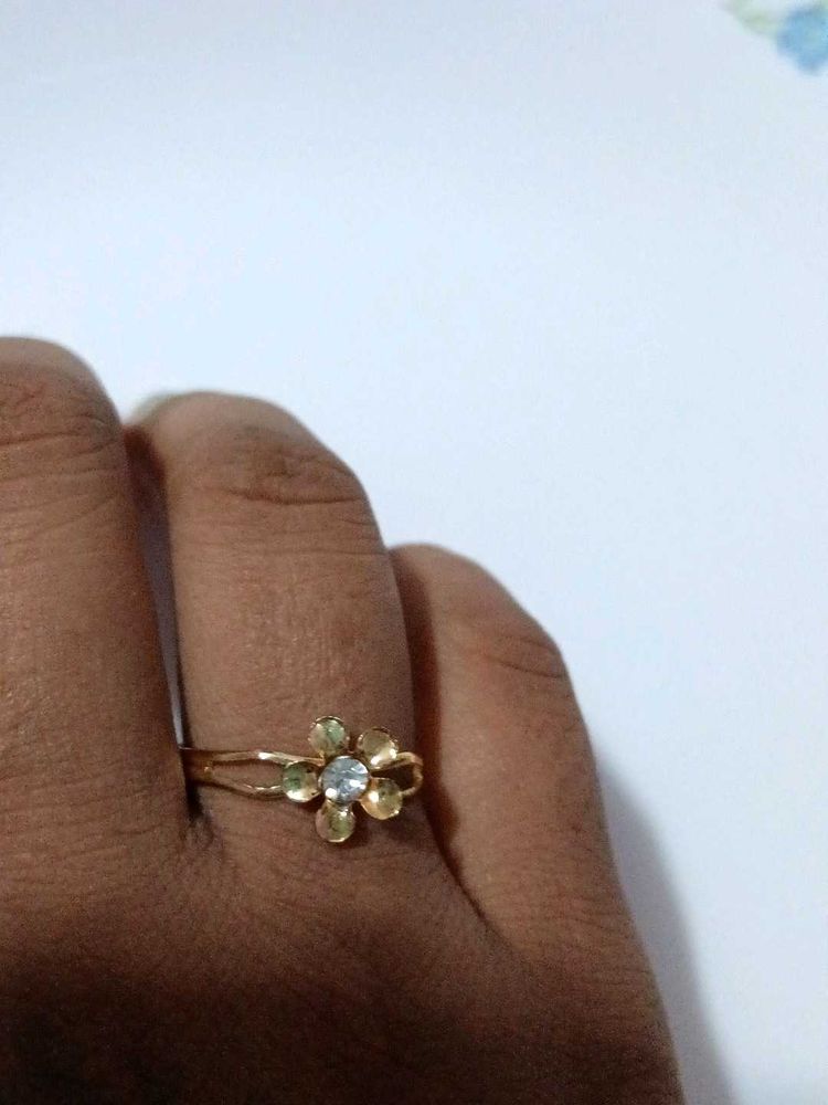 Golden floral ring✨️💫🌷