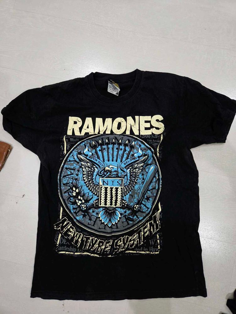 Ramones band  Graphic Tee Timberwolves brand l