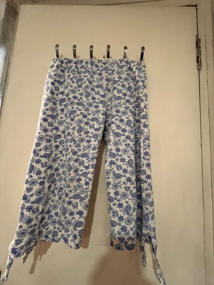 Floral Print Capri Pants