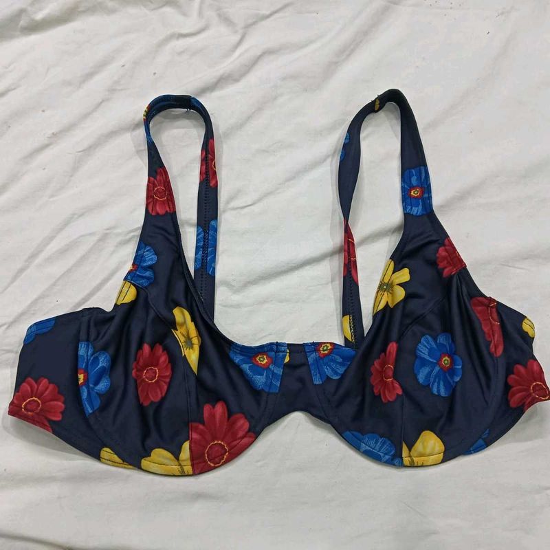 ⭐ Floral Print Bikini Top