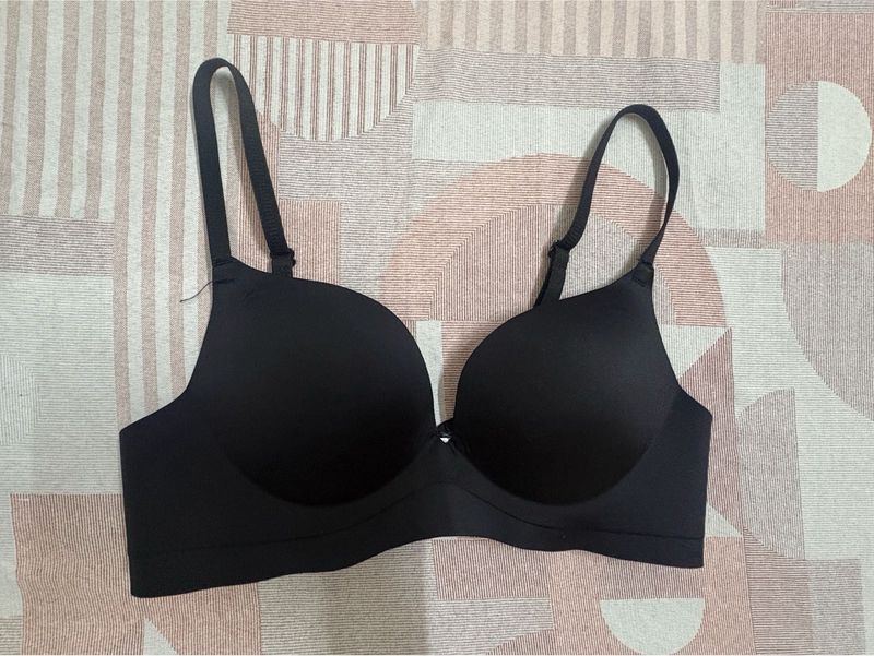 Comfortable Black T-Shirt Bra