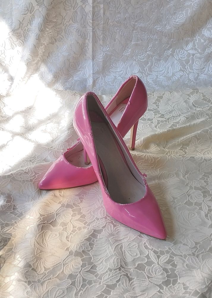 Glossy Pink Heels🎀