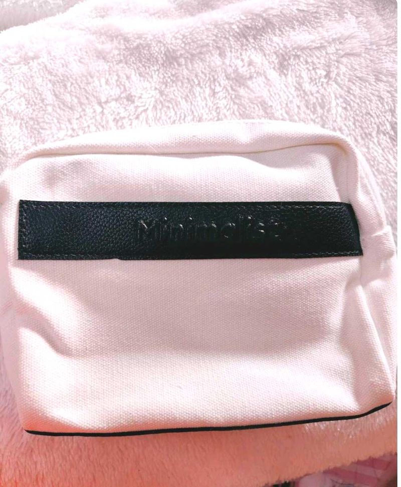 Minimalist travel pouch NEW AND FRESH PEACE ✅NOT U