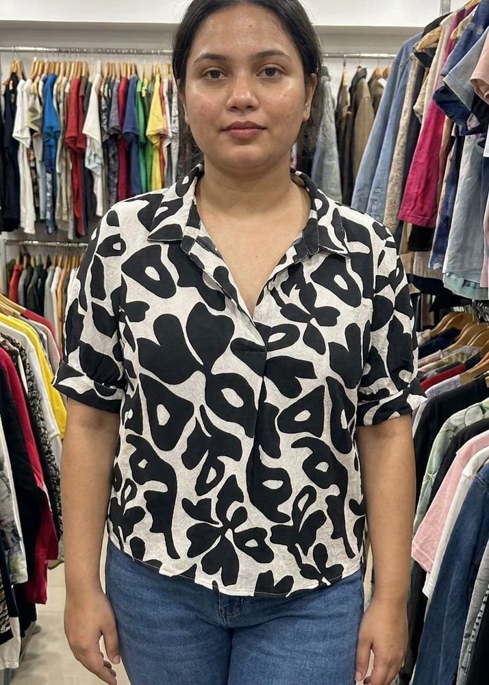 Stylish Black &amp; White Abstract Print Top