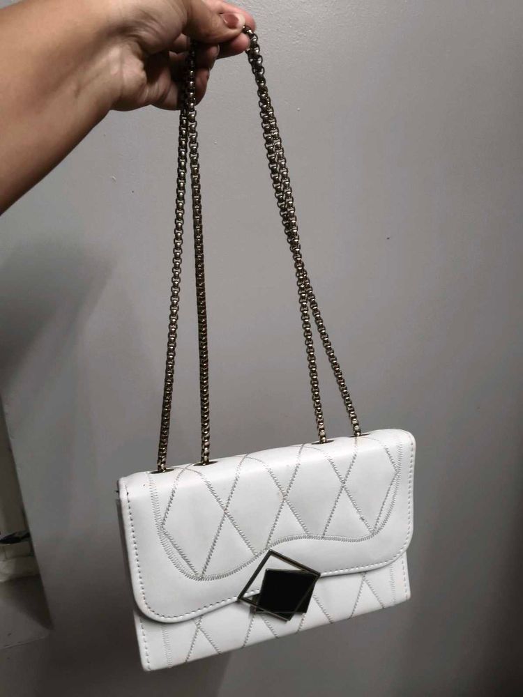 Chic White Quilted Shoulder Bag