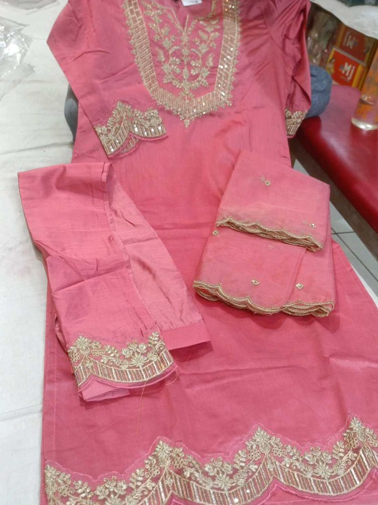 Beautiful Pink Embroidered Kurta Set