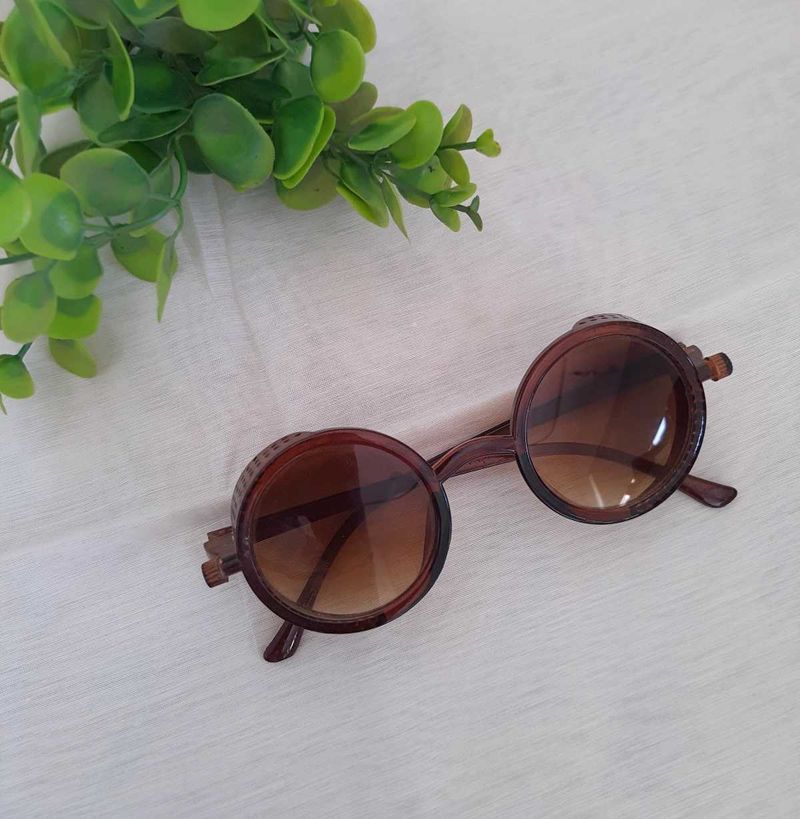 Trendy Round Brown Sunglasses - Retro Style