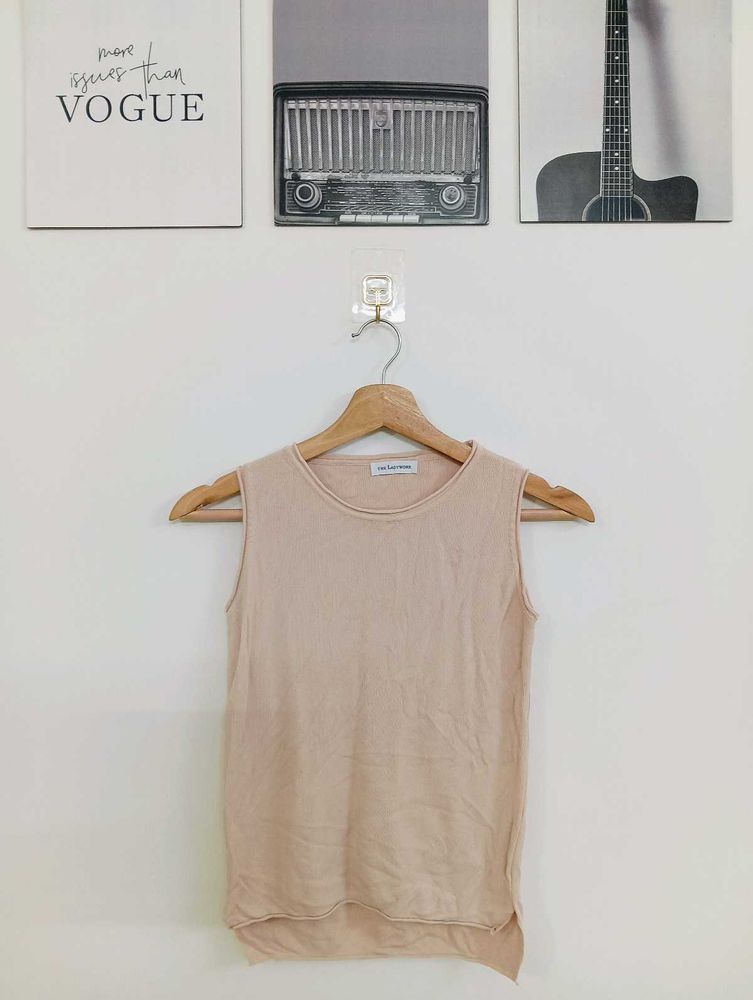 Sleeveless Round Neck Top