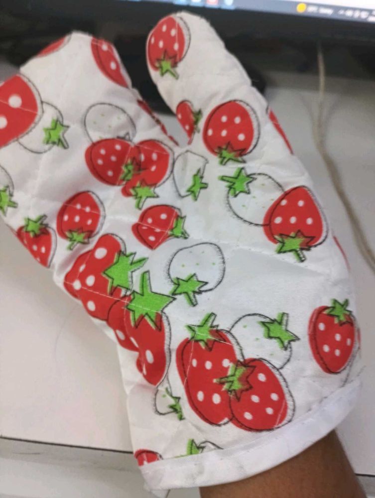 Strawberry Oven Mitt