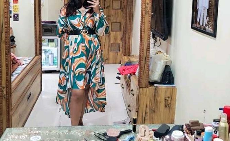 Chic Abstract Print Midi Dress