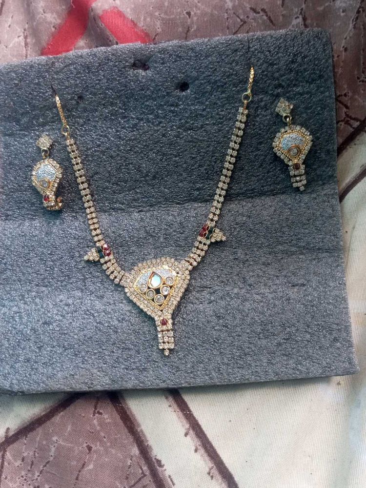 GOLD PLATED! Stunning Rhinestone Necklace &amp; Ear