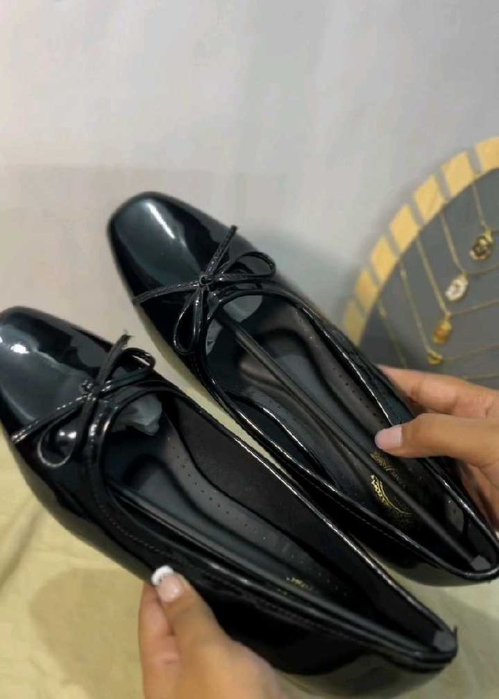 Shiny Black Ballet Flats with Bow