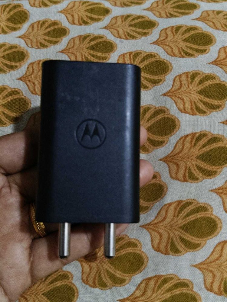 Motorola Mobile Charger 68W