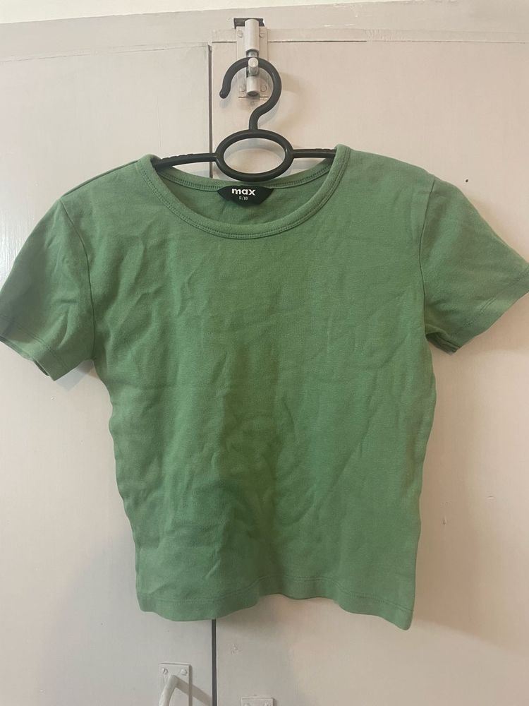 Solid Green Basic T-Shirt