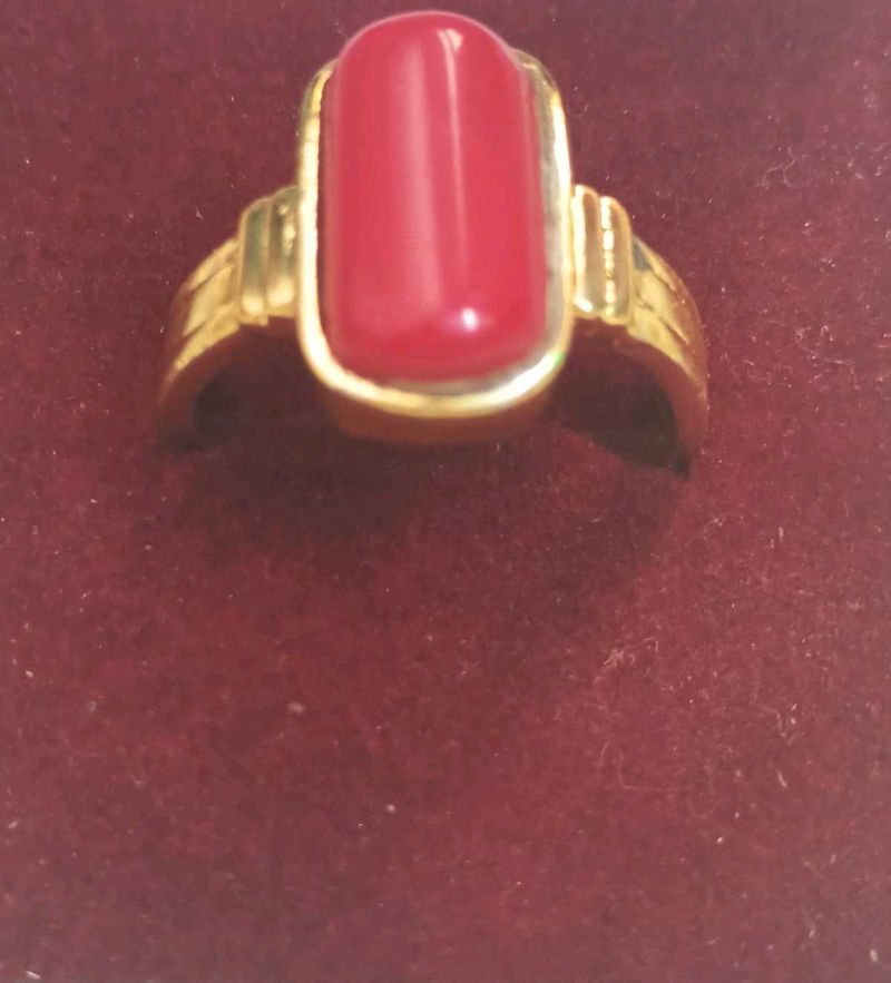 Vintage Coral Gold Ring