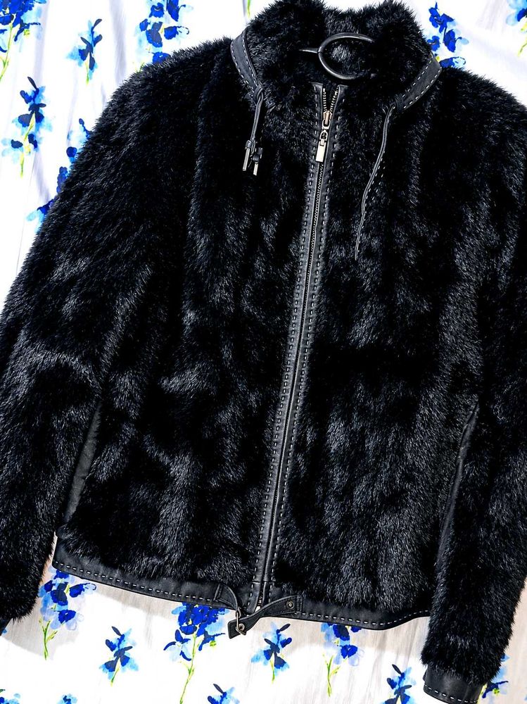 Chic Black Faux Fur Jacket
