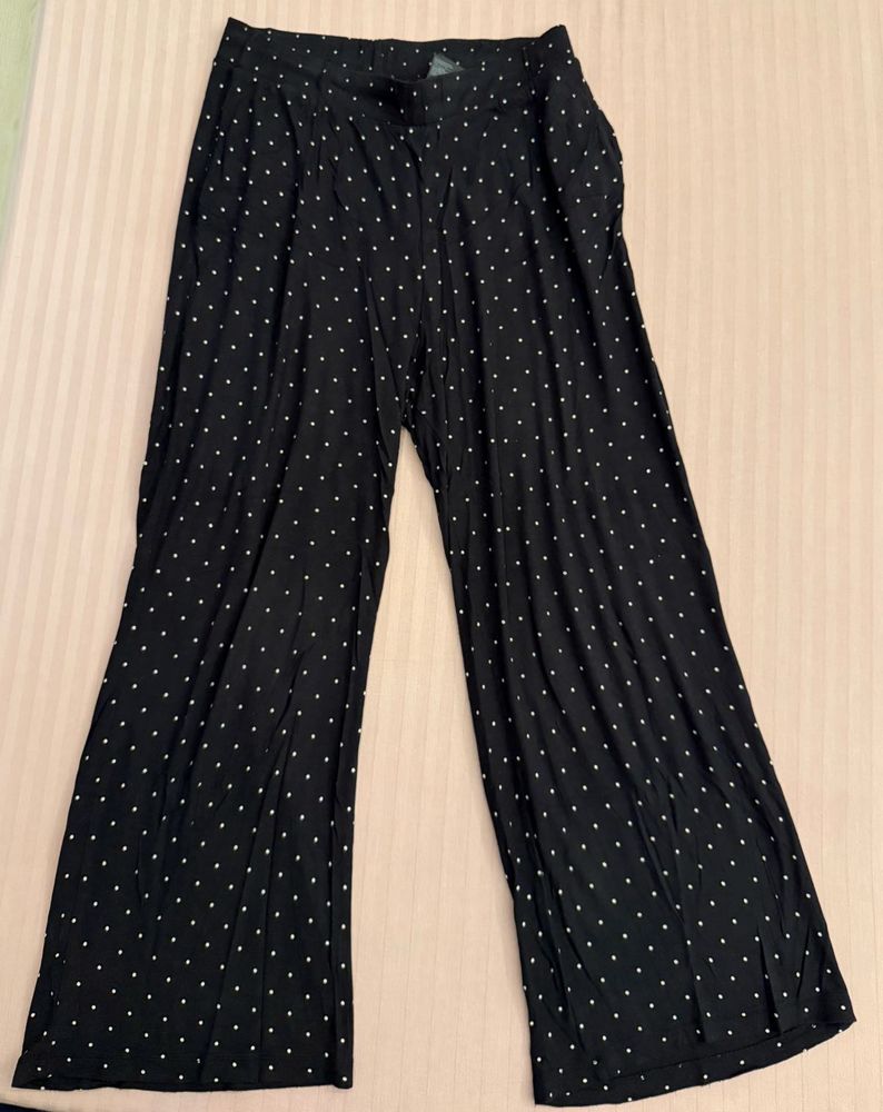 H&amp;M Polka Dot Leg Pants 🖤