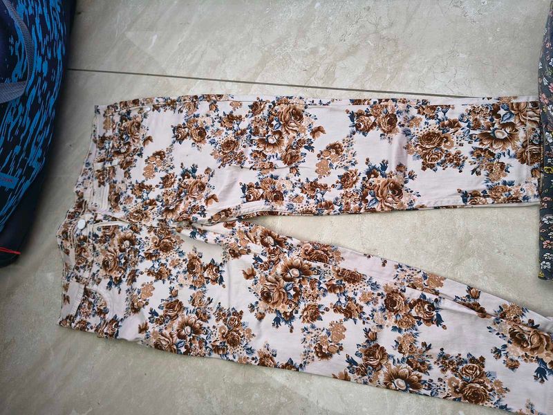 Floral Print capri heavy material