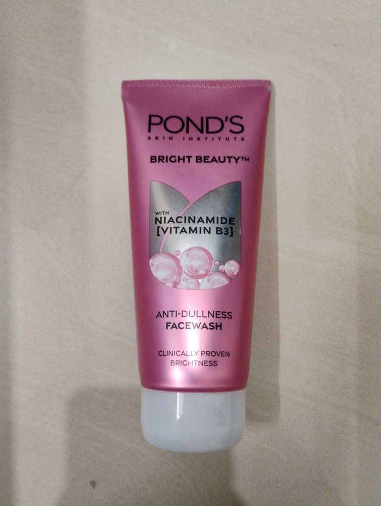 Pond's Bright Beauty Facewash