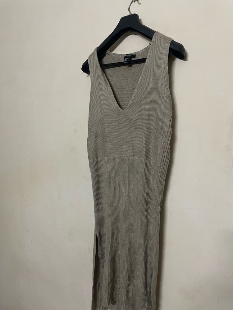 Sleeveless V-Neck Ribbed Maxi Dress