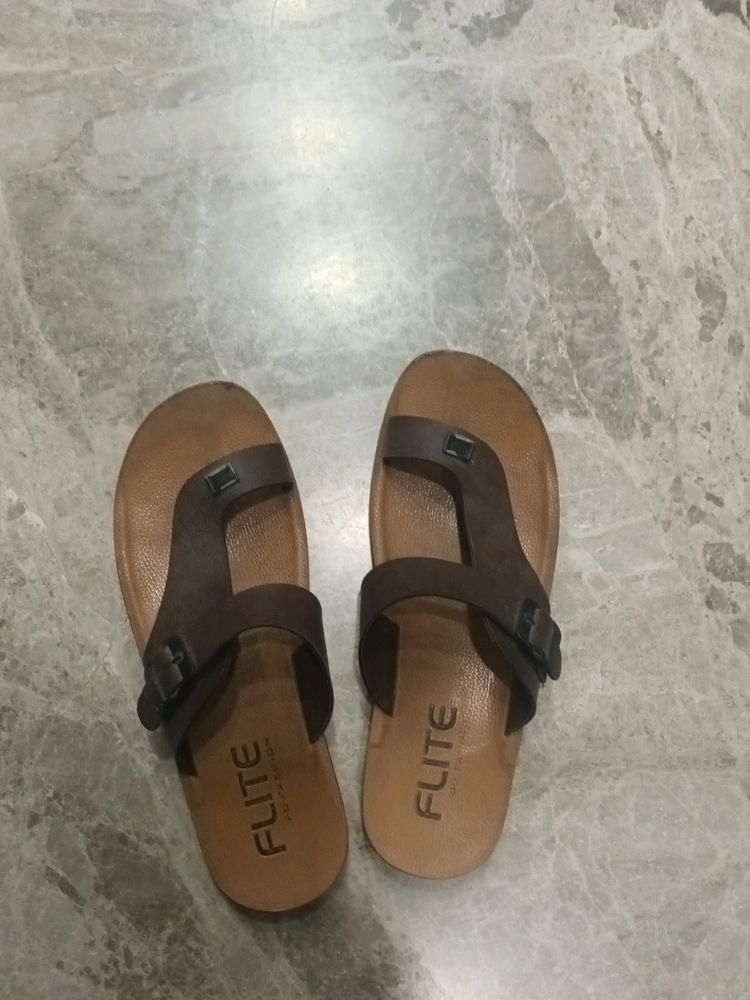 Slippers Size 10 Gents