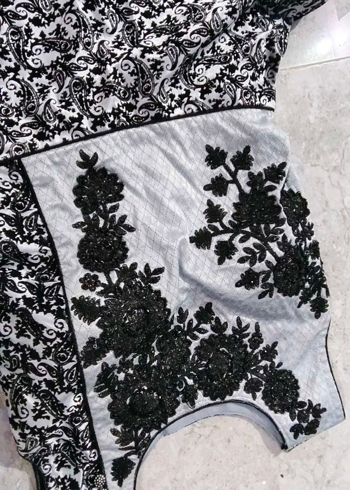 Stylish Black &amp; White Printed Dress