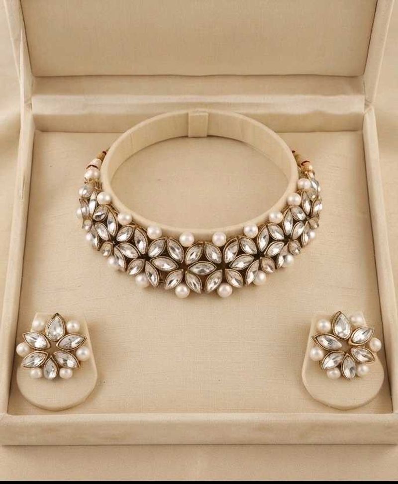 Elegant Kundan Pearl Choker Necklace Set