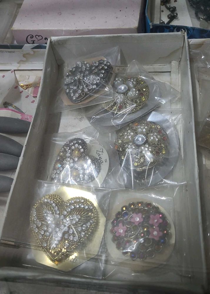 Sparkling Heart &amp; Floral Brooch Set