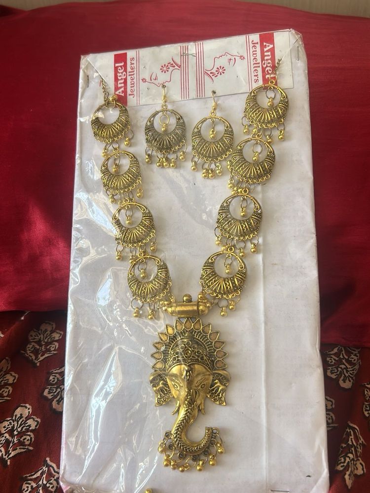 Ganesha Pendant Necklace &amp; Earrings Set
