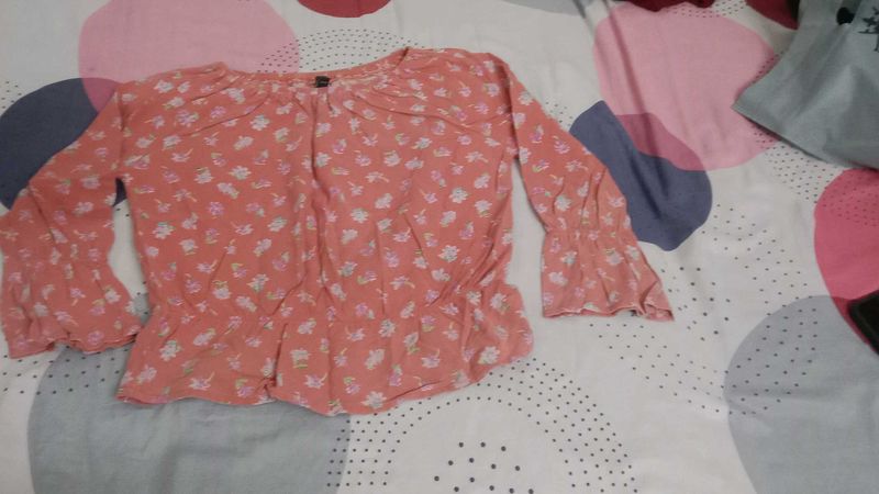 Chic Floral Print Blouse