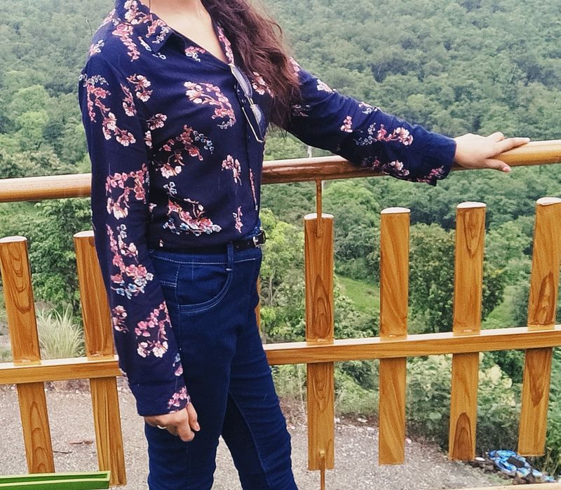 Beautiful printed shirt 💙