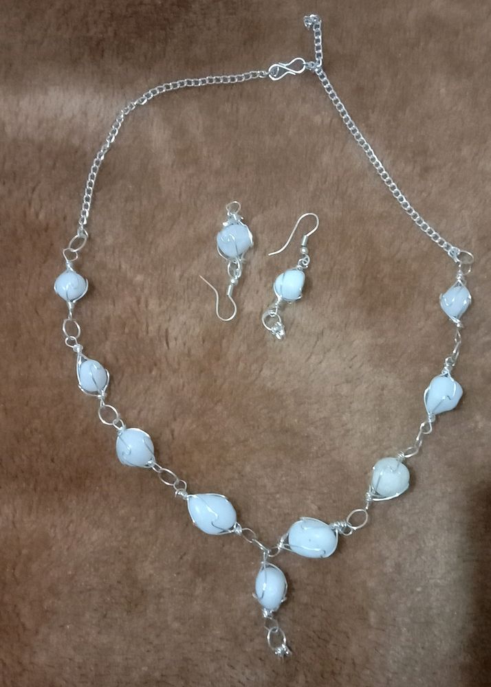 Stylish Stone Necklace With Earring And Bracelet
