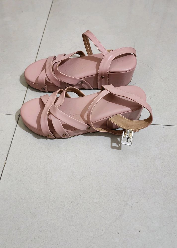 Nude Pink Eridani Wedes