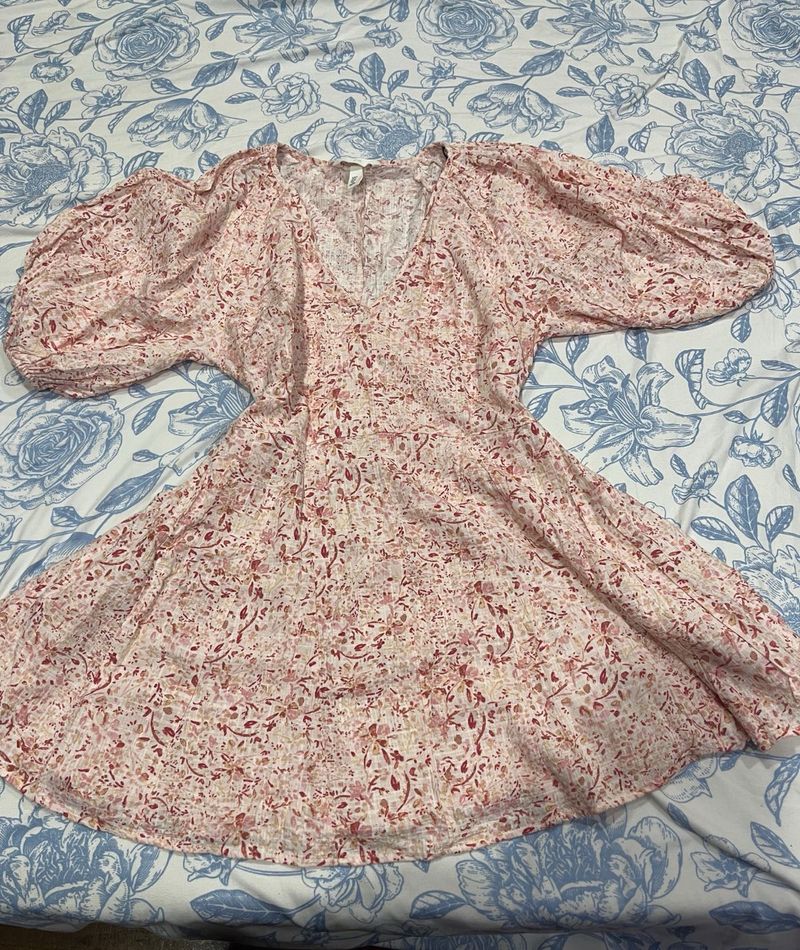 H&amp;M Floral Print Puff Sleeve Dress