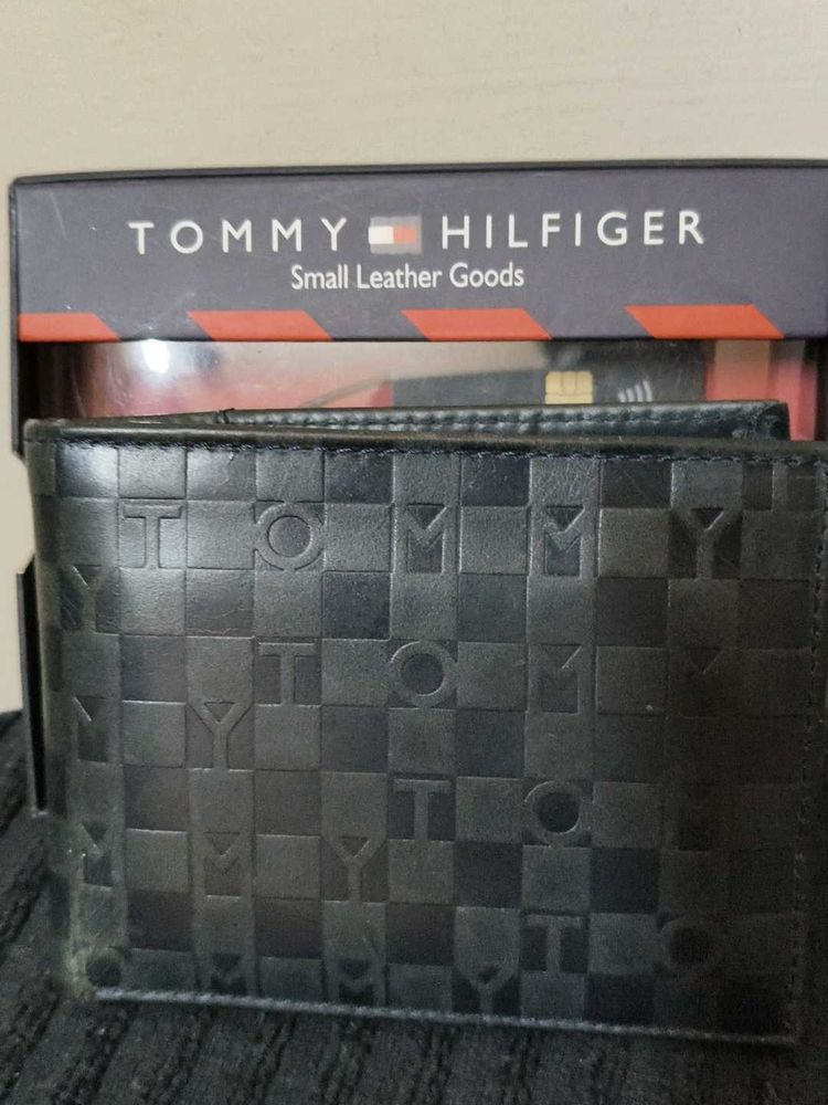 Tommy Hilfiger Wallet with tags