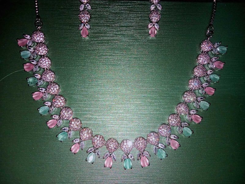 AD NECKLACE WITH EARRINGS