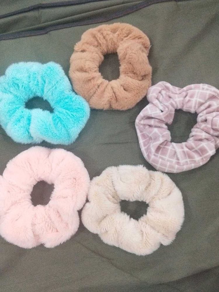 Set of 5 Fluffy Scrunchies