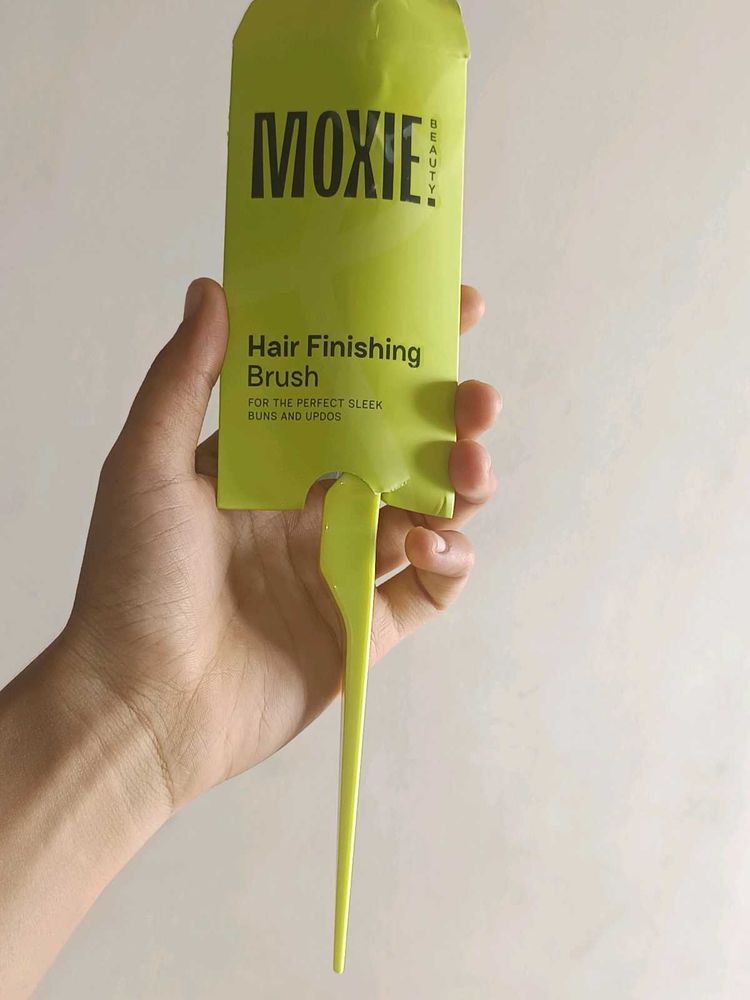 MOXIE BEAUTY Hair Finishing Brush
