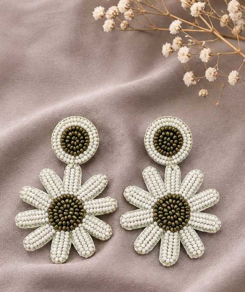 Beaded Daisy Flower Earrings
