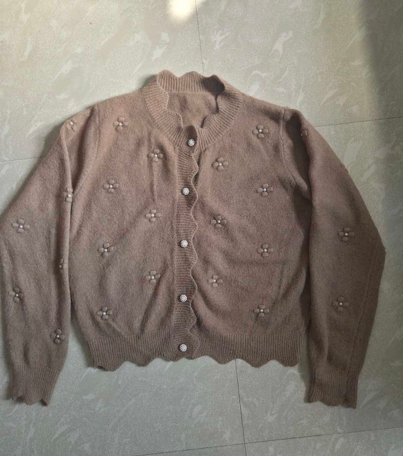 Cute Pearl Embellished Cardigan (free size)