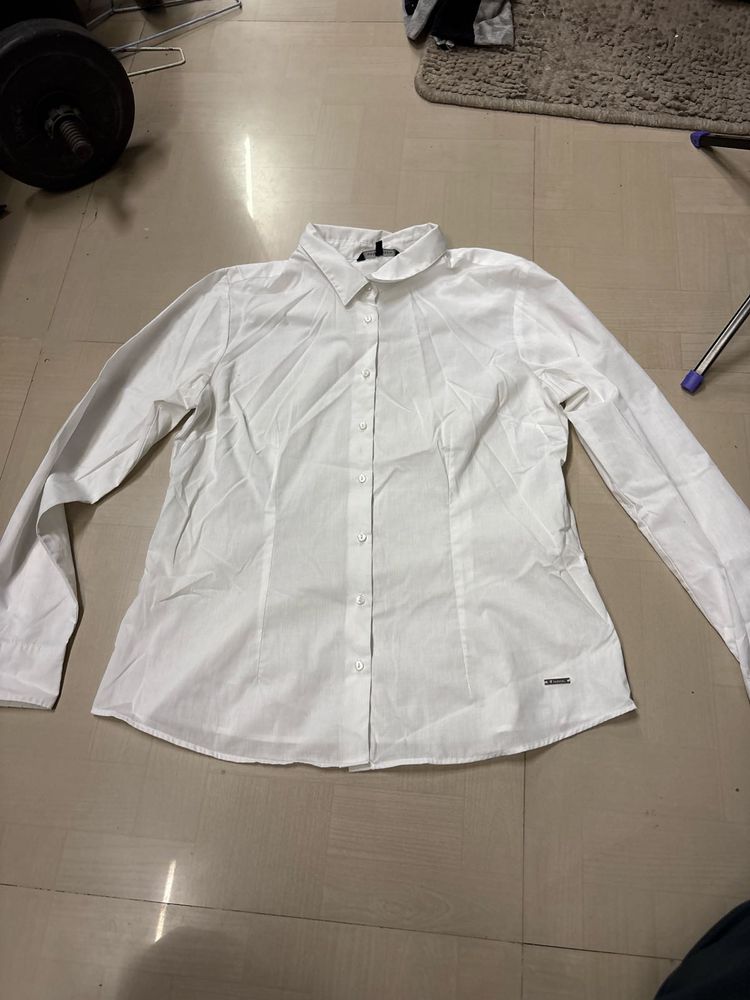 van heusen women Classic White Button-Up Shirt