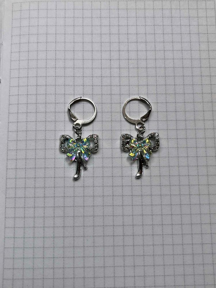 Sparkling Bow Drop Earrings 🩵