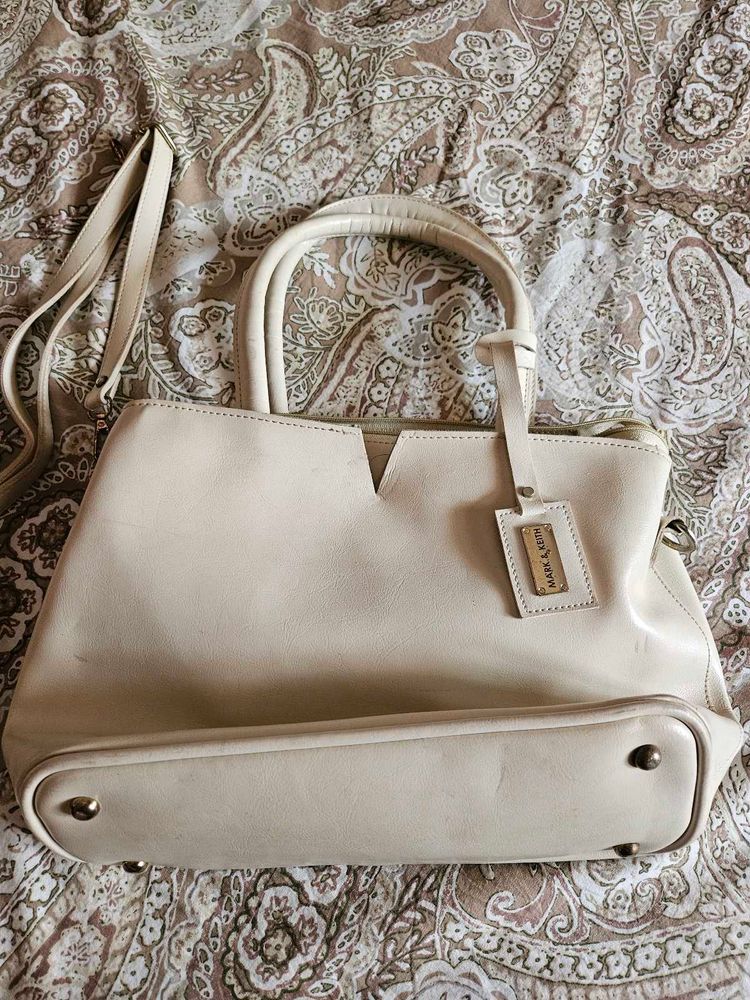 Must Have Handbag 👜