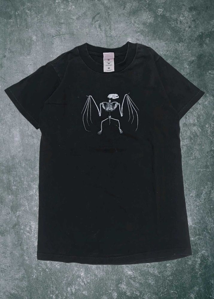 2000s Fruit of the Loom Bat Skeleton Tshirt