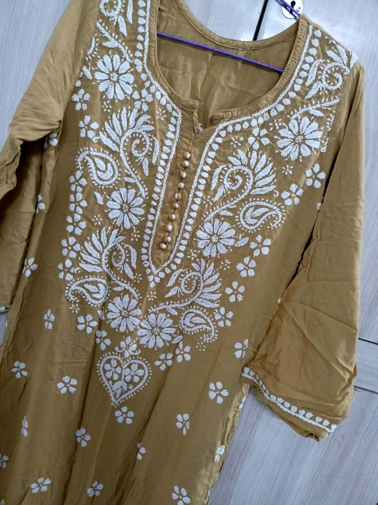 Lucknowi Chickankari Kurta